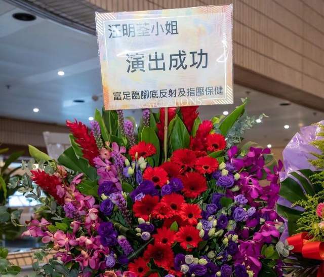 羅家英老驥伏櫪，汪明荃志在千里：這對(duì)愛侶點(diǎn)亮香港樂壇之光