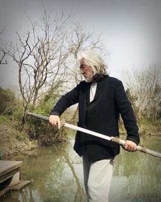 老驥伏櫪！張紀中耍劍顯“大俠”風范